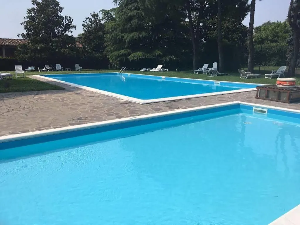 White House 2...confort ed eleganza. Brescia
